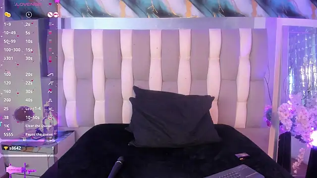 IsaDiiaz live cam on StripChat