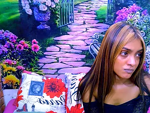IndianPretty14u2Luv live cam on StripChat