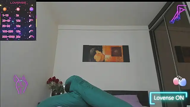 GoldenLunaa webcam