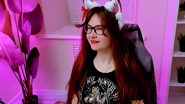 CarolGiggly live cam on StripChat