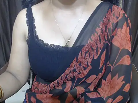 Kudi_Kiyara live cam on StripChat