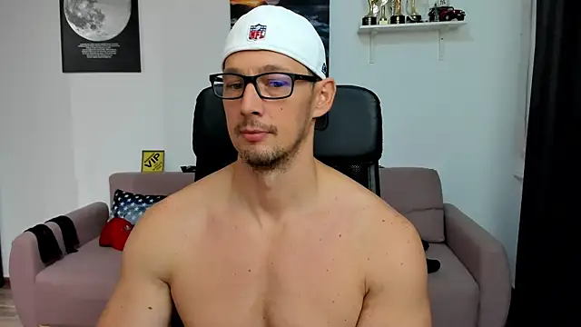 BrutusK08 live cam on StripChat