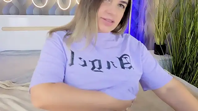 JuicyMillena webcam