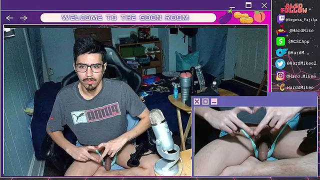 HarddMikee live cam on StripChat