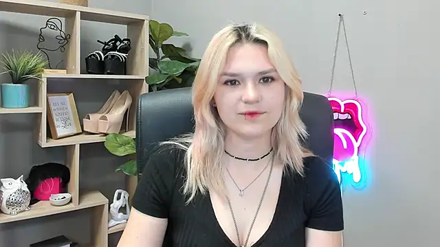 SweetLilyxo webcam