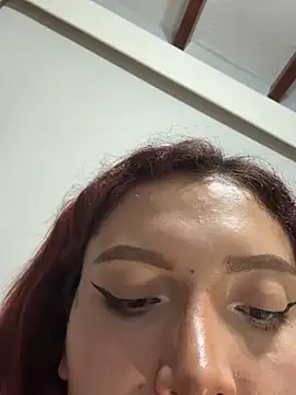 Selena_Rouge1 webcam