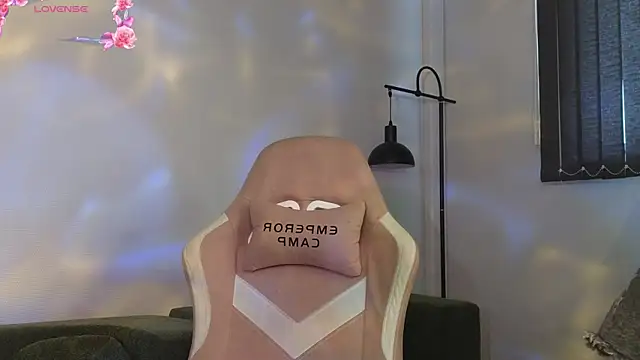 TonyaMeow webcam