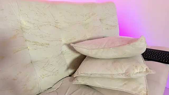 LiaCampbell_ webcam
