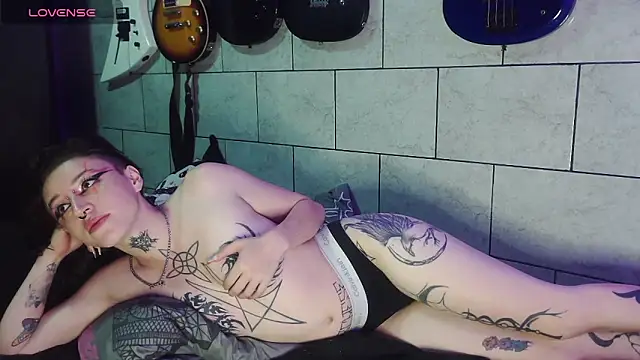 Megan_Crow webcam