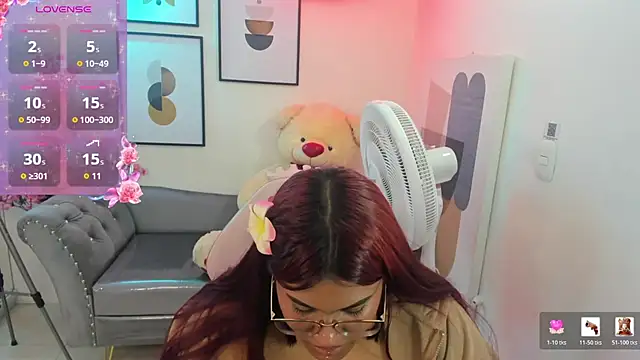 Charlotte_stoone webcam