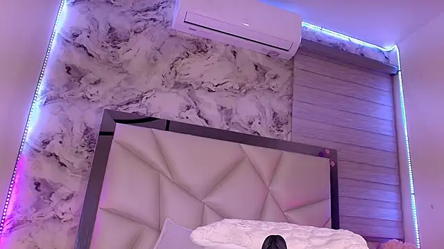 kendal_rossi - Kendal_rossi's free webcam - UK Sex Cams