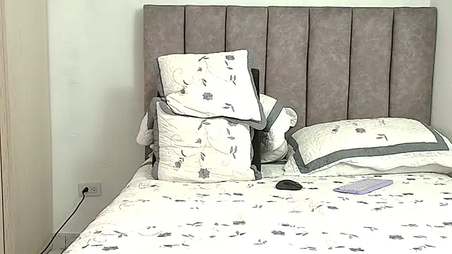 karina_lewis_ webcam