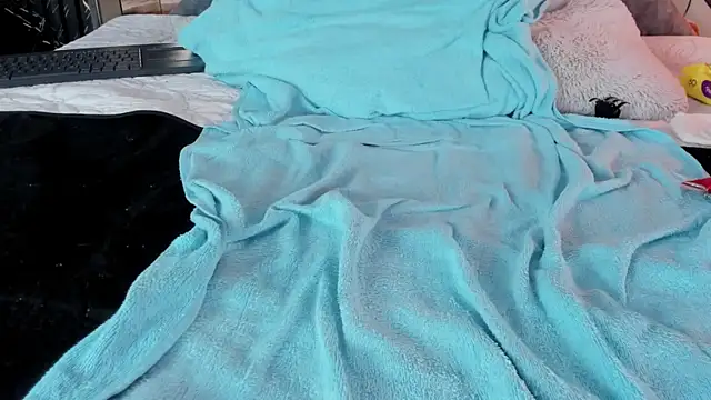 Miia_Deluxe webcam