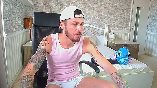 JonahShaw live cam on StripChat