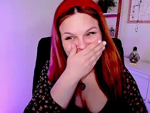 GingerKitten1 live cam on StripChat
