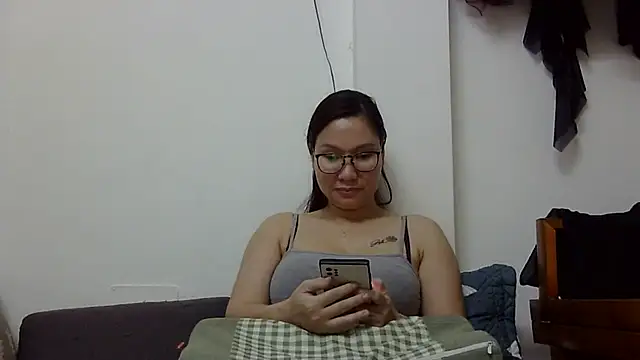 kiko_sunflower - Kiko_sunflower's free webcam - UK Sex Cams