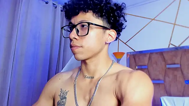 AkazaBoy_ webcam