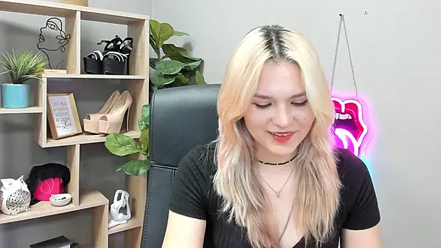 SweetLilyxo webcam