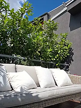 publicnakedman webcam