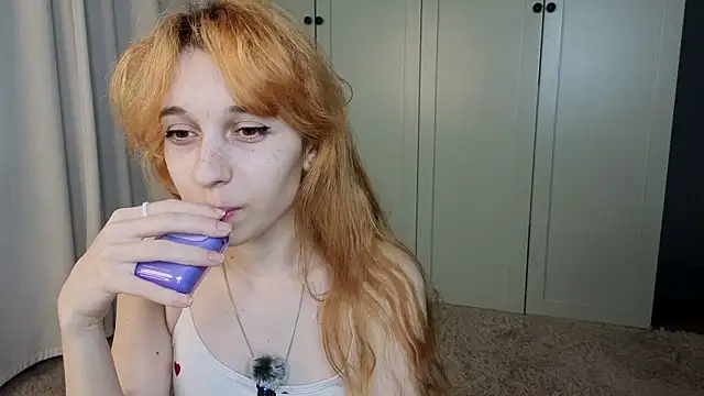tgirlfoxy's live cam