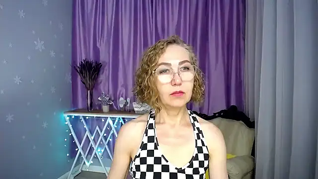 queen_a_n_i webcam
