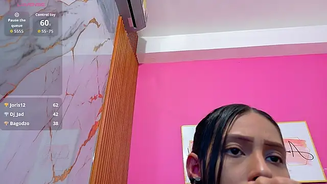 yourcuteneighbourr webcam