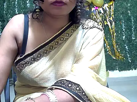 Ruhi_Hotty webcam