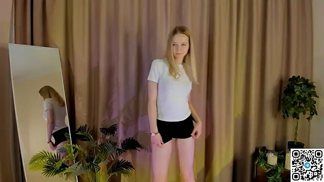GirlMathExpert webcam