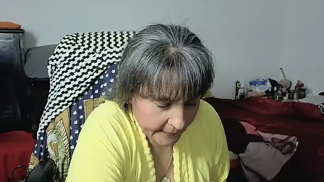 merlyna_goldens webcam