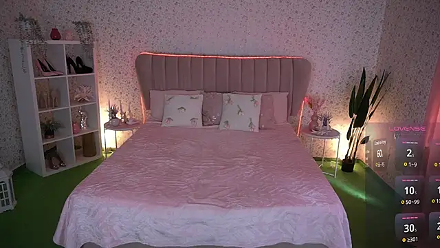 Sexy_Ira live cam on StripChat