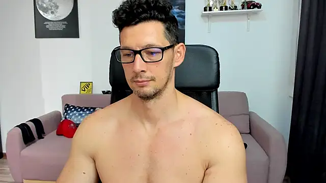 BrutusK08 live cam on StripChat