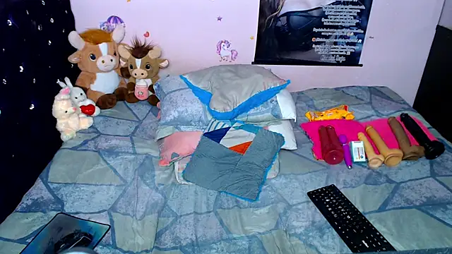 ShantalTsFox live cam on StripChat