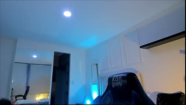 allison_mc webcam