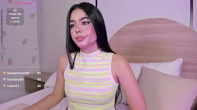 elara_bloom_ webcam