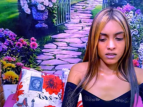 IndianPretty14u2Luv webcam