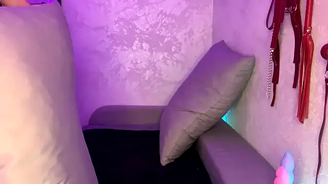 MoonBabyCouple webcam
