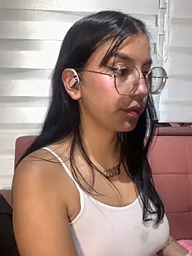 GabyLopez_Pink webcam