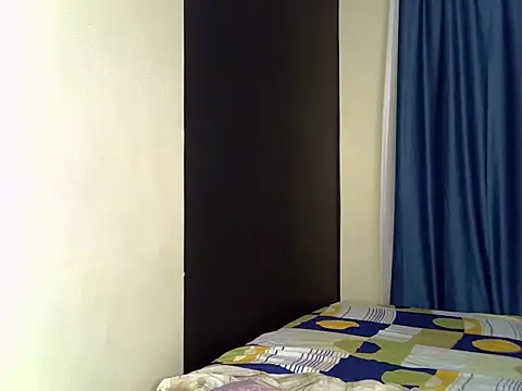 FlirtyMira webcam