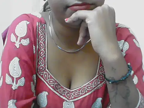 LovingPihu webcam
