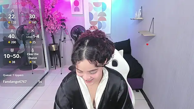 Maggy_t18 live cam on StripChat