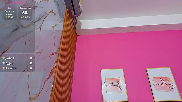 yourcuteneighbourr webcam