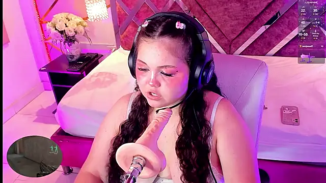 ShylySweet webcam