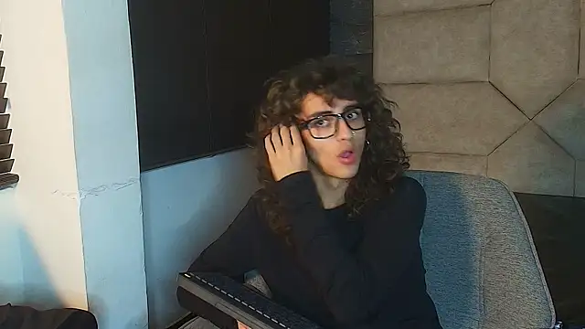 Divine_____ webcam