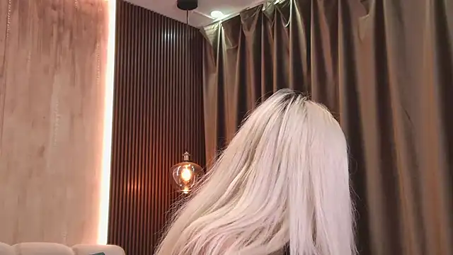 ZaraSpark live cam on StripChat