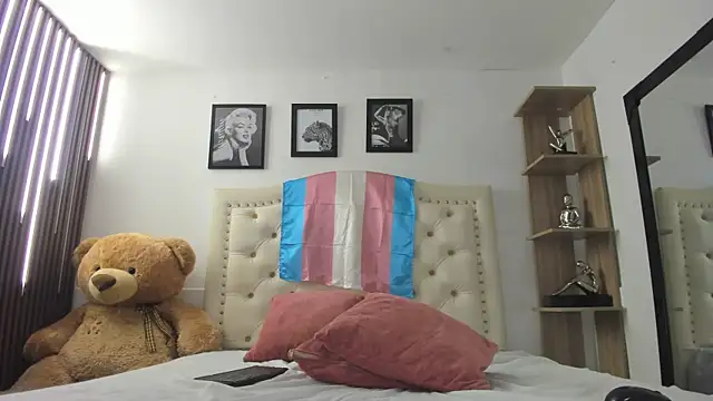 istina_uwu webcam