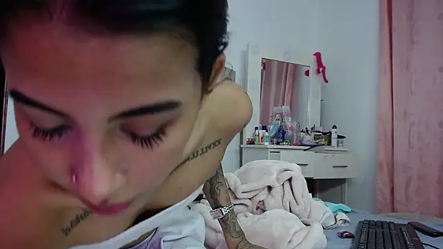 mia_romanoft webcam
