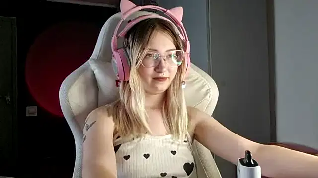 JulieannWiklund webcam