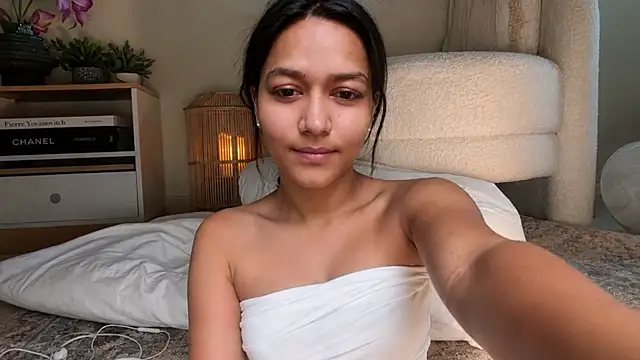 Payal392 webcam