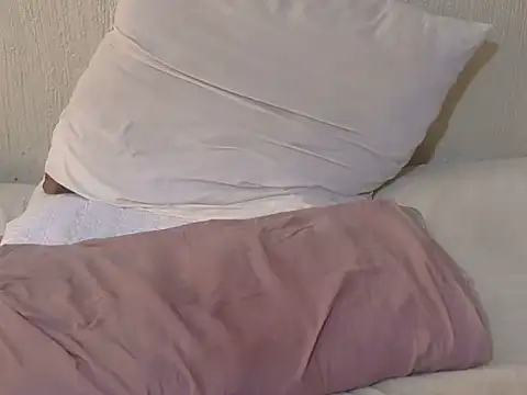 YellowPeaches webcam
