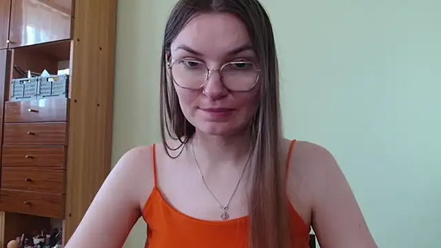 LooveELLYx webcam